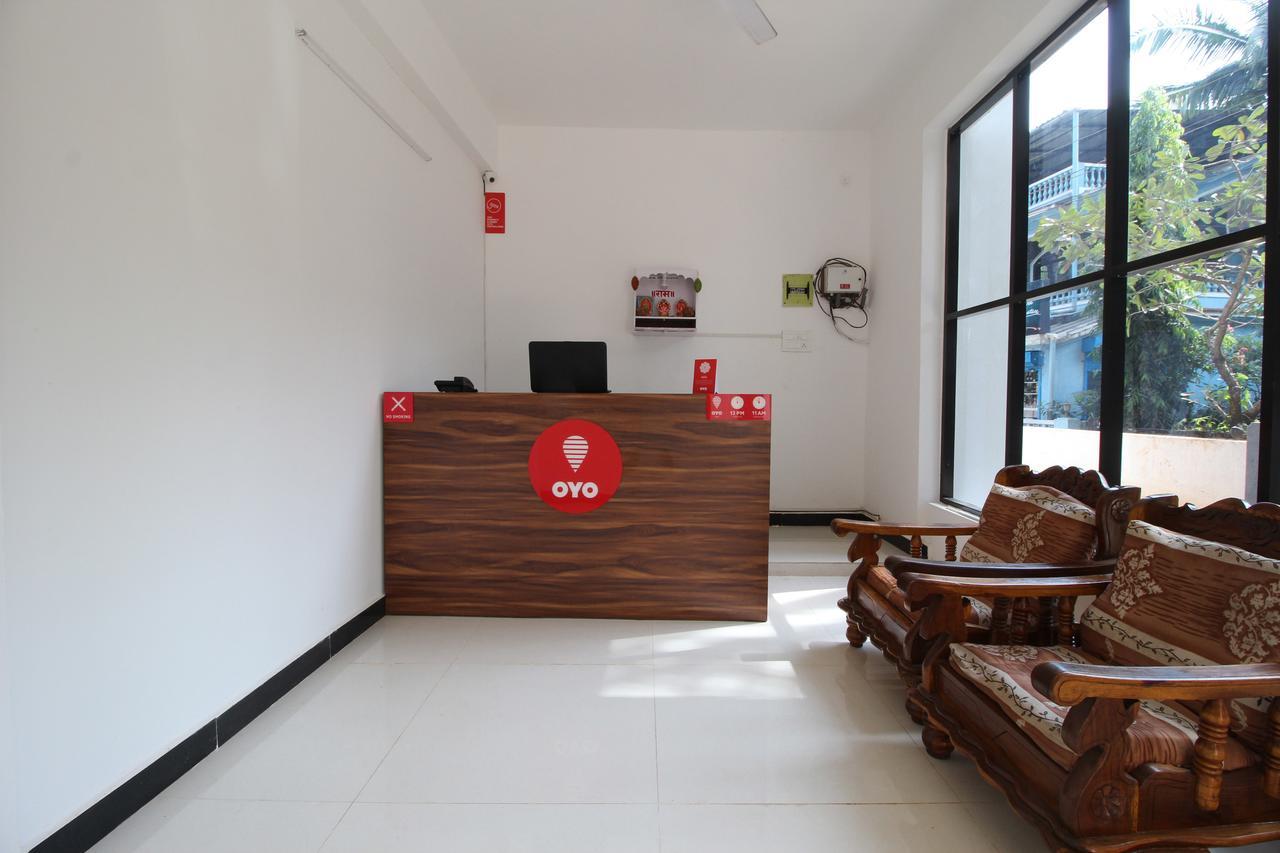 Oyo 10385 Hotel Nirmala Vilas カンドリム エクステリア 写真