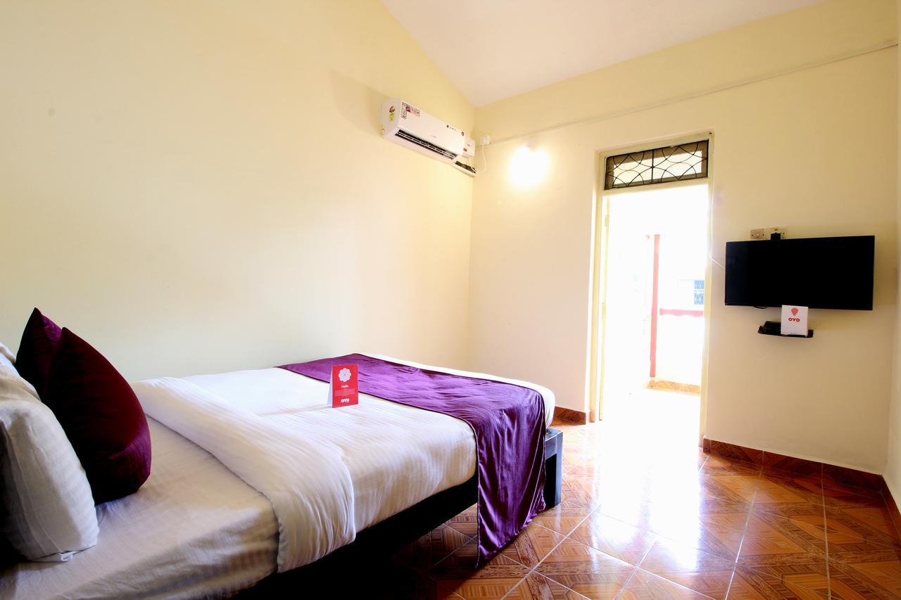 Oyo 10385 Hotel Nirmala Vilas カンドリム エクステリア 写真