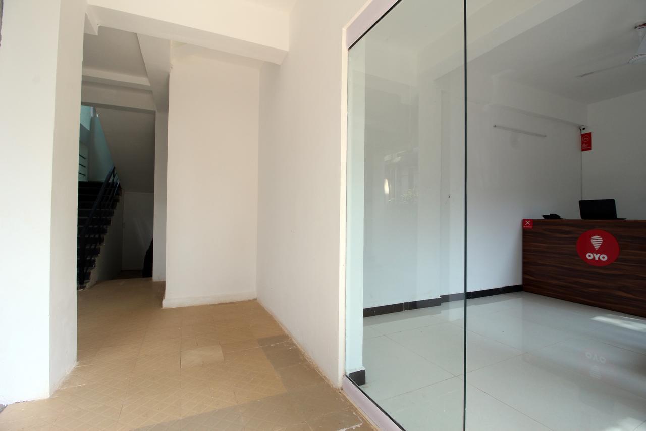 Oyo 10385 Hotel Nirmala Vilas カンドリム エクステリア 写真