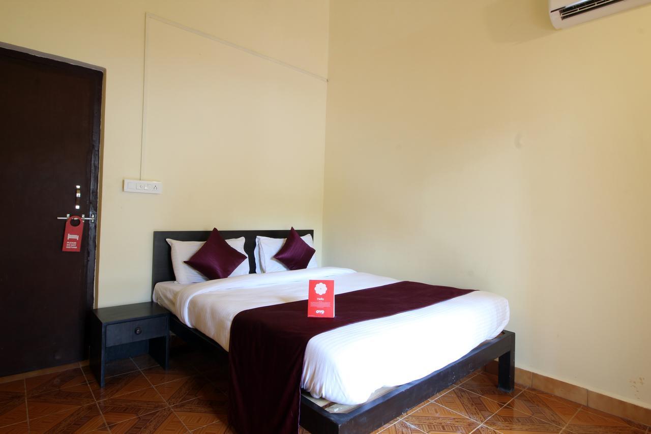 Oyo 10385 Hotel Nirmala Vilas カンドリム エクステリア 写真