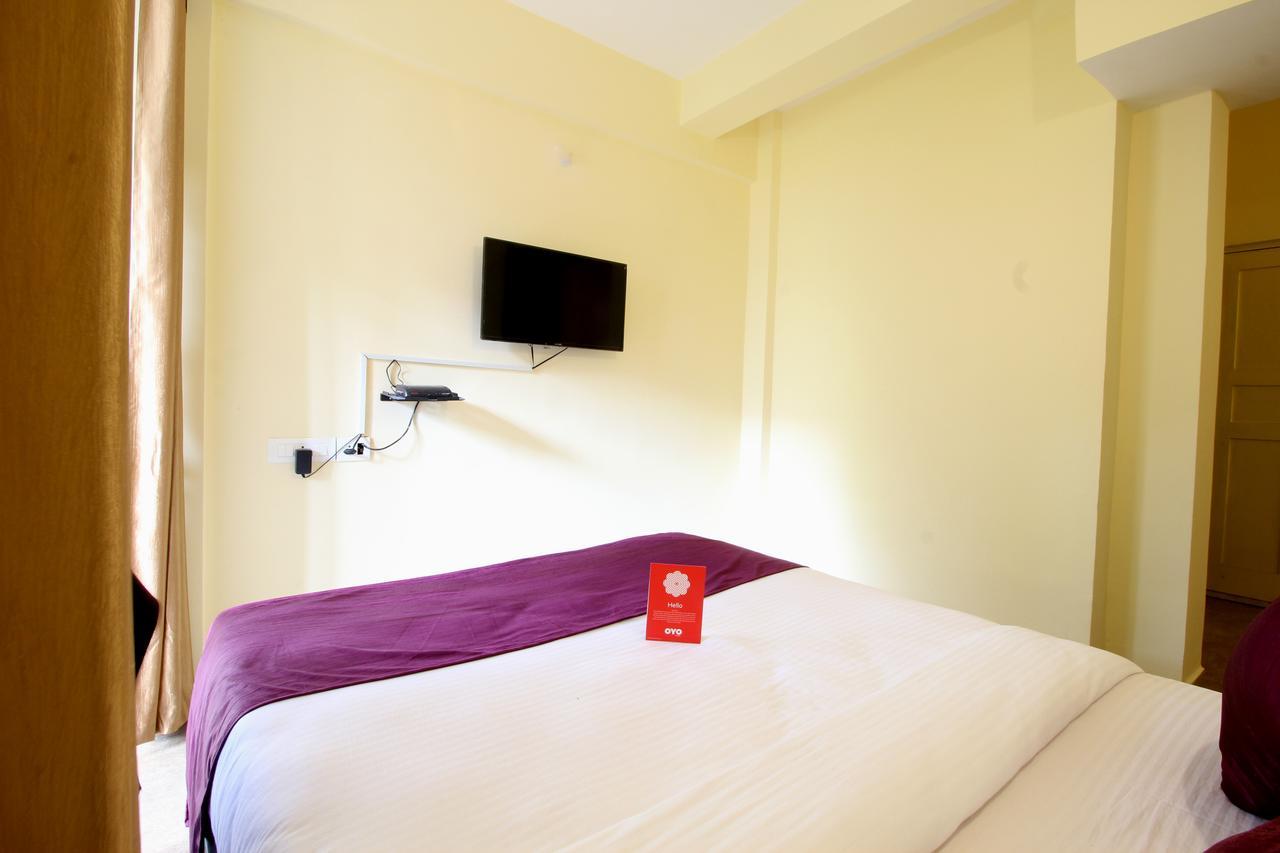 Oyo 10385 Hotel Nirmala Vilas カンドリム エクステリア 写真